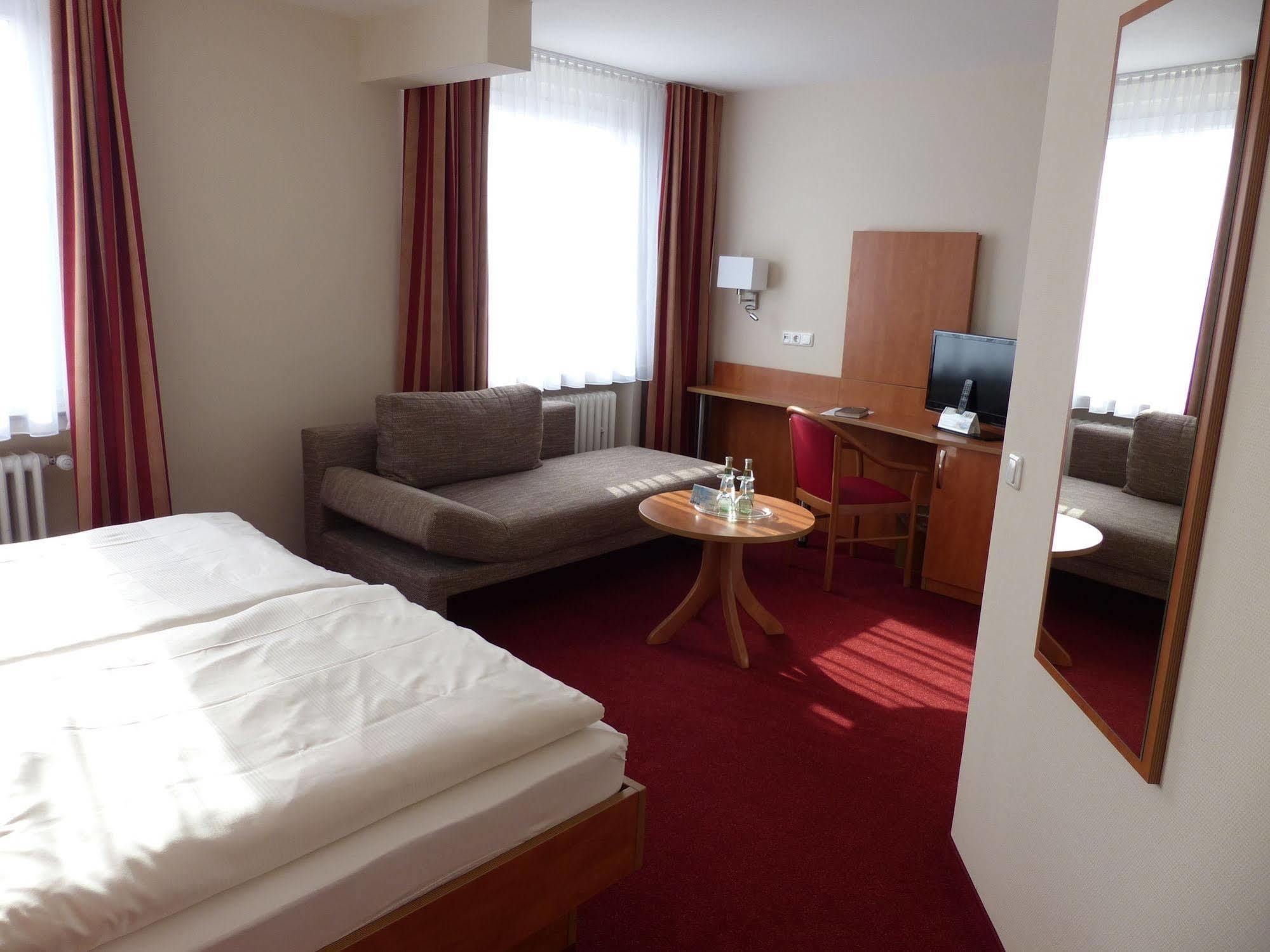 City Hotel By Celina ハーゲン エクステリア 写真